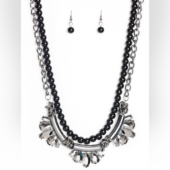 Before the Queen black necklace and earrings -paparazzi - Picture 3 of 3